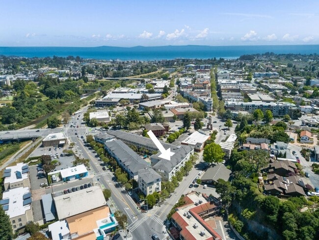 Building Photo - Luxury condo in the heart of downtown Santa Cruz! Unit 338