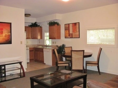 Photo - 209 Williams St