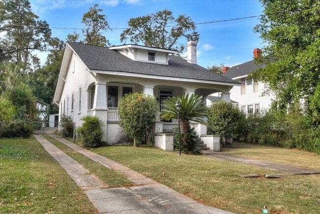 Building Photo - 933 Russell St