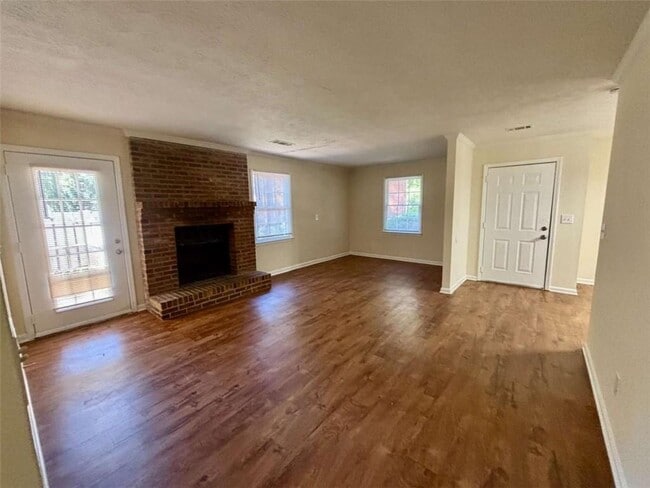 Photo - 1579 Harbins Rd NW