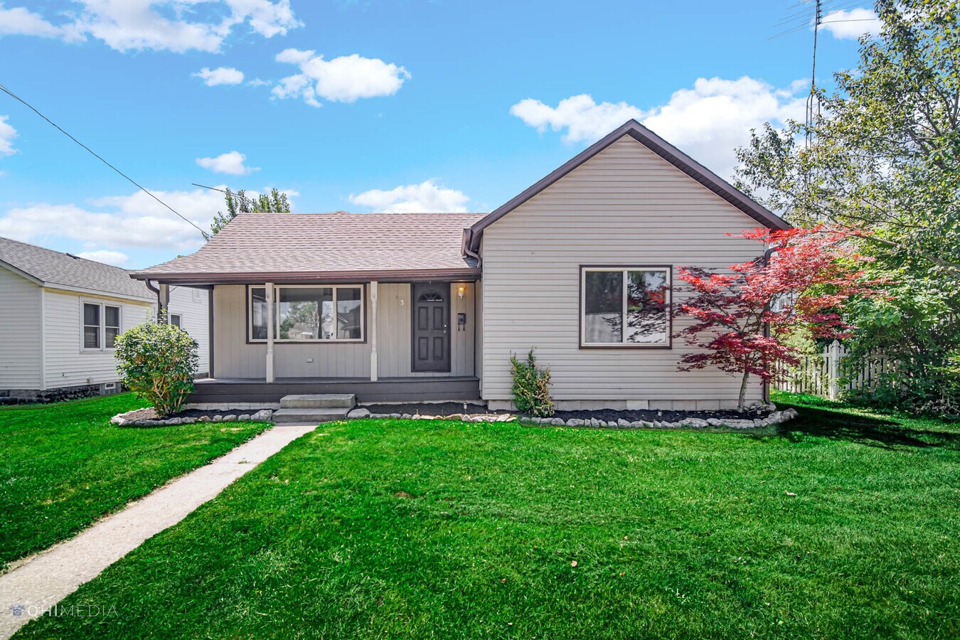Photo - 135 E Chestnut St