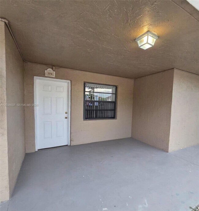 Photo - 2560 W 60th St Unit 104