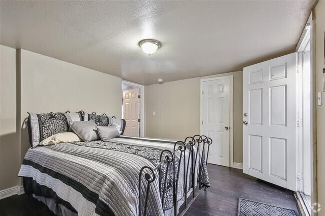 Building Photo - 4426 S Carrollton Ave Unit ID1225798P Rental