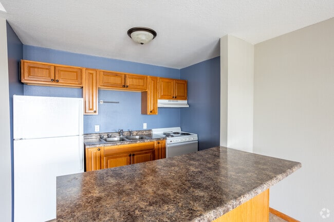 2BR, 2BA - 1040SF, Kitchen
