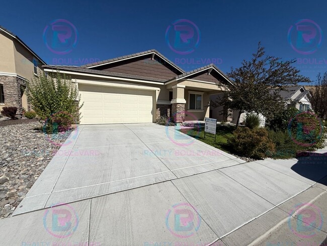 Building Photo - Gorgeous Newer 3 Bedroom Home! Located off...