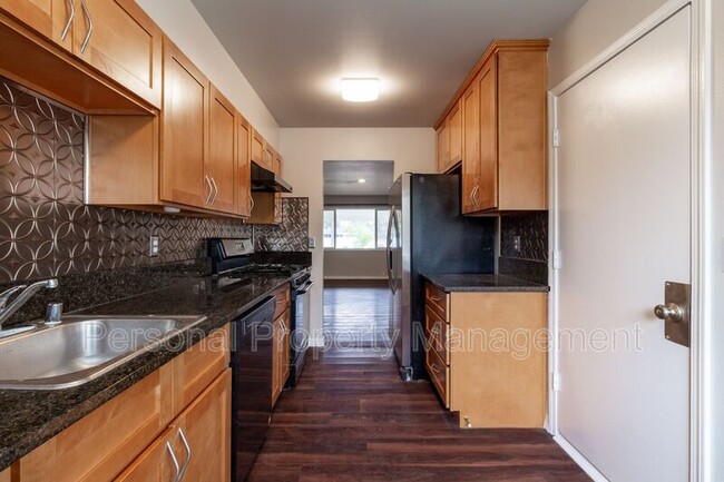 Photo - 2915 Neals Ln