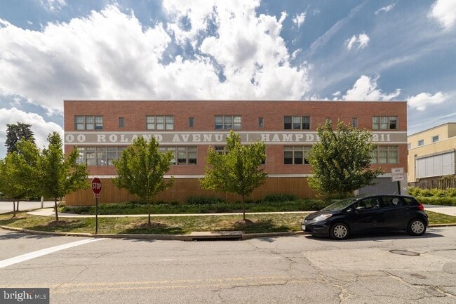 Building Photo - 3400 Roland Ave Rental