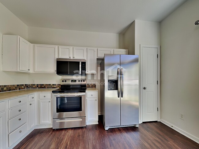 Photo - 2604 Oasis Ln
