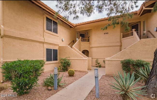 Building Photo - 9745 N 95th St Unit 130 Rental