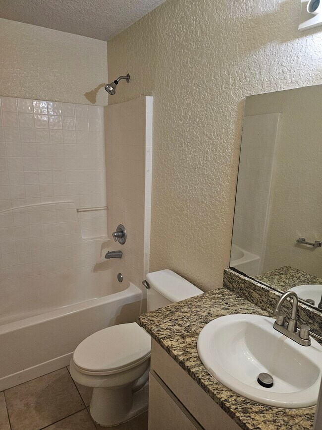 Photo - 523 Silver Way Dr