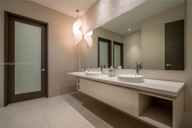 Building Photo - 17301 Biscayne Blvd Unit 203