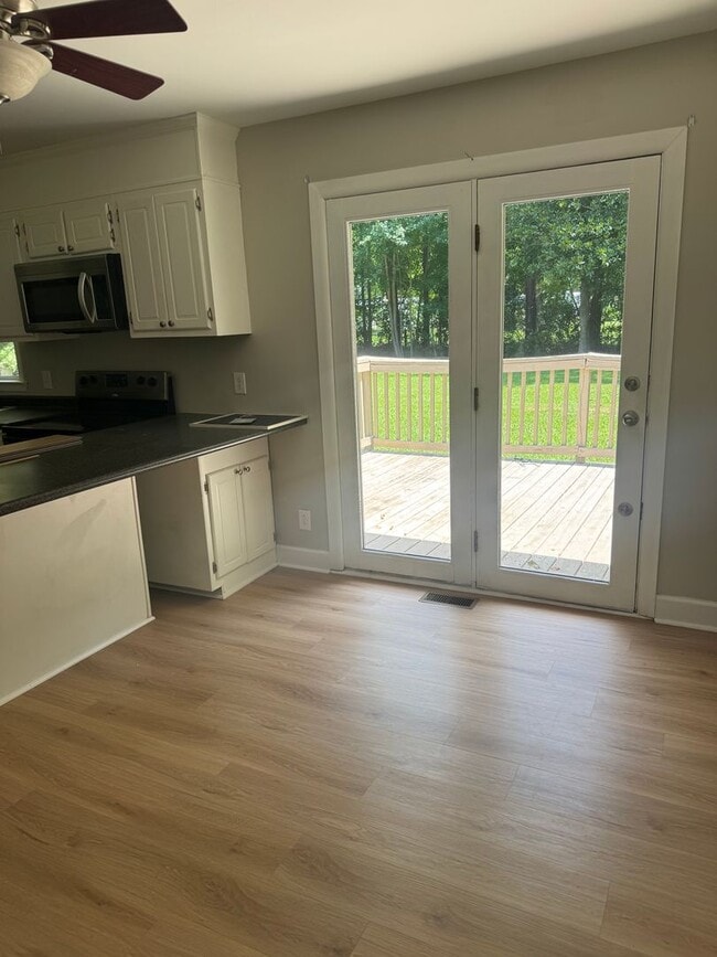 Photo - 3 BR 1 BA near Onslow Pines Park