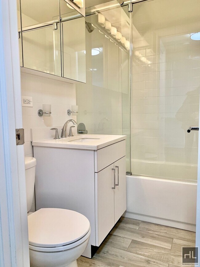 Photo - E 16 ST Unidad 2M