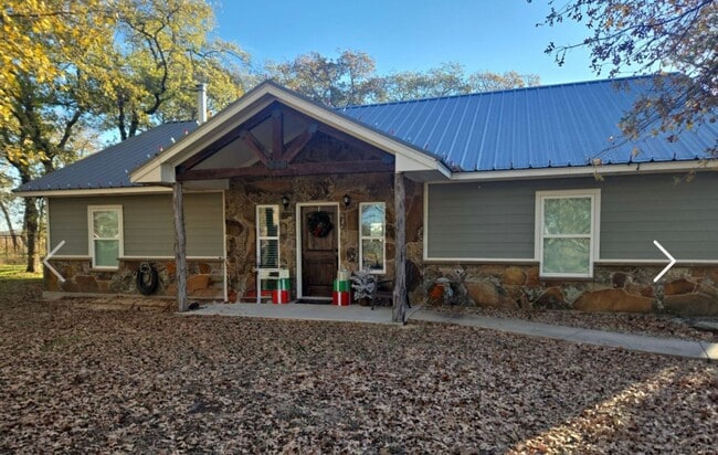 Building Photo - BROCK ISD / Private country living