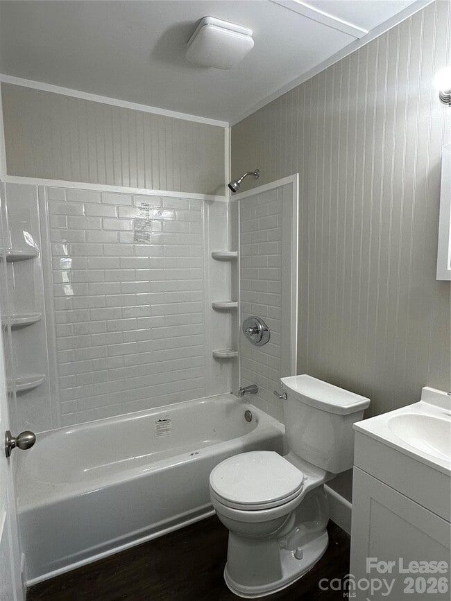 Photo - 331 W Bingham St