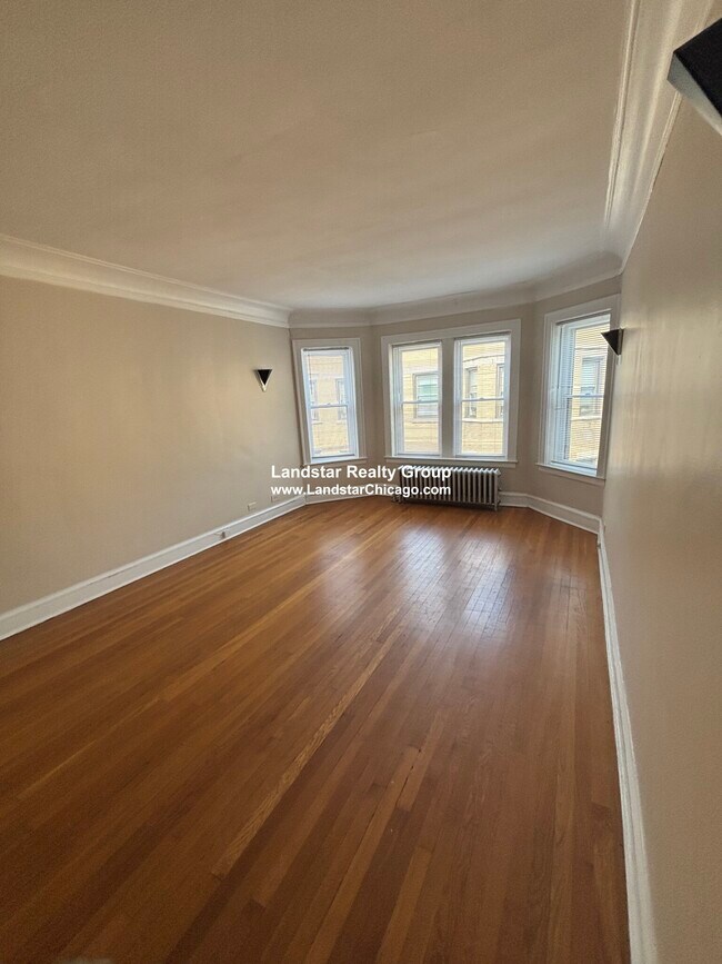 Building Photo - 1924 W Morse Ave Unit 3N