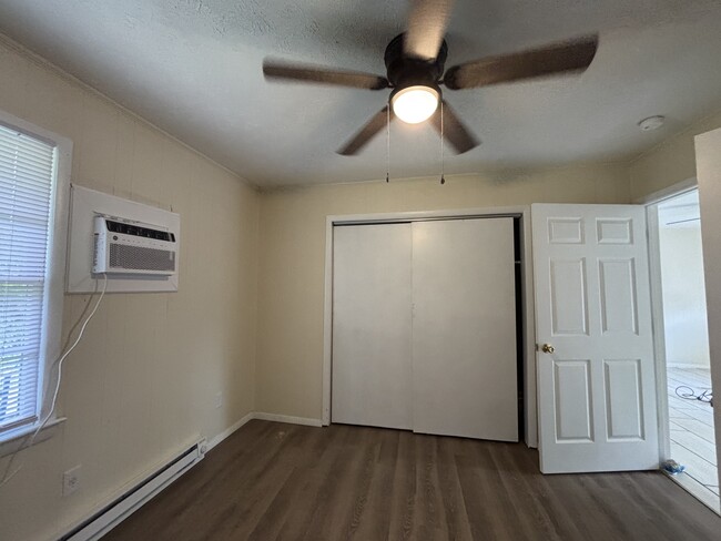 Photo - 4946 Robin St