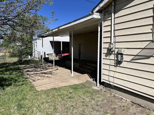 Photo - 917 Nelson St