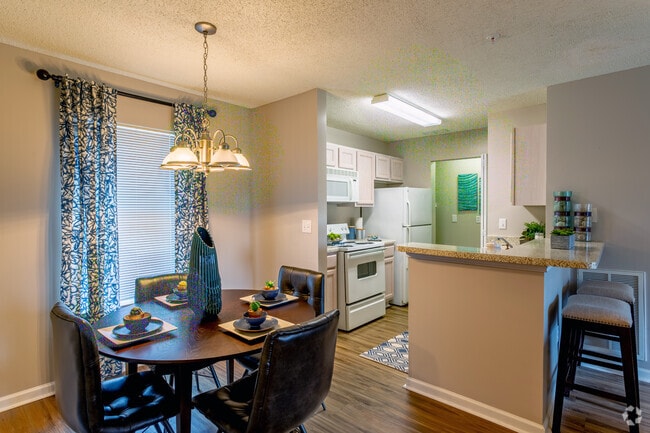 1BR,1BA 876 sqft