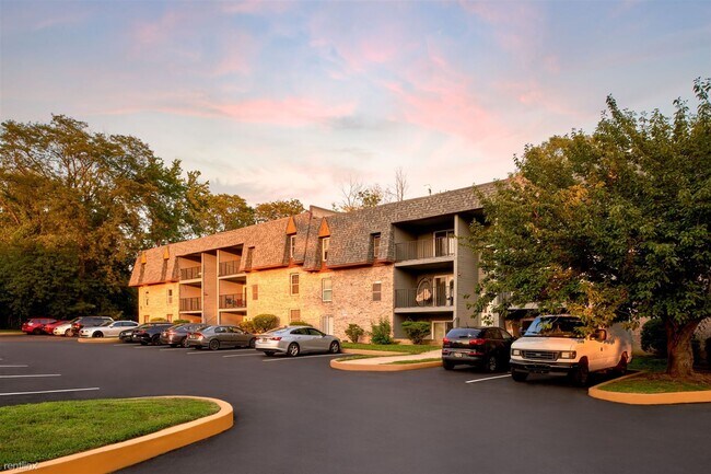 Photo - 2 br, 1 bath 4plex - 2111 GRAFTON DR Unit ... Unit 9105