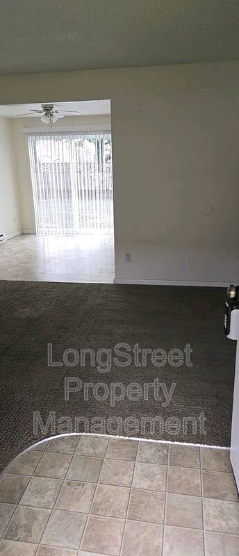 Photo - 2307 Newton St