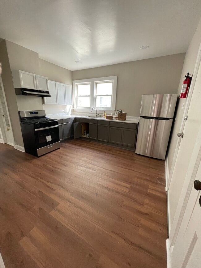 Building Photo - 37 Western Pky