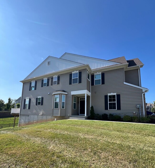 Photo - THREE BEDROOM TOWNHOME- PARKLAND SCHOOLS
