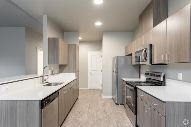 2BR, 2BA - 963 SF