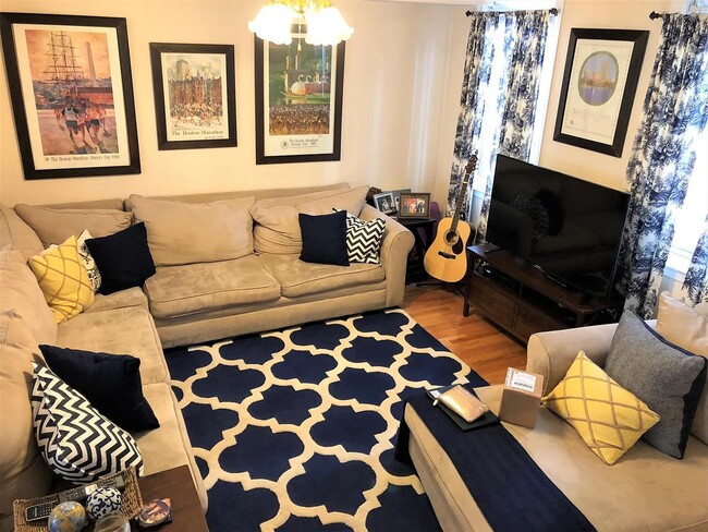 Photo - 2 Church Ave