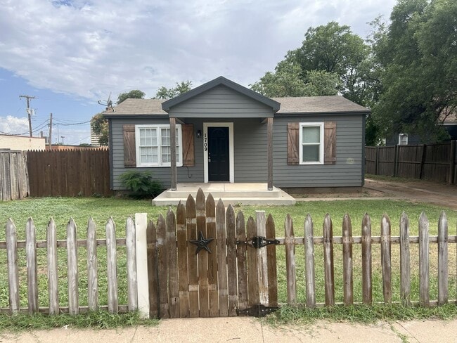 CONTRACT PENDING - CONTRACT PENDING House