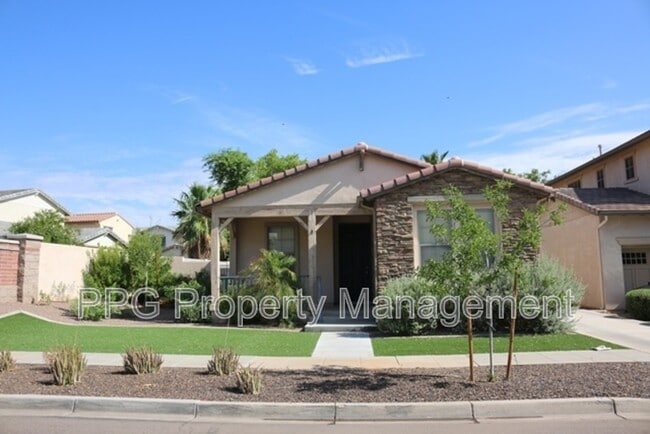 Building Photo - 15366 W Dreyfus St Rental