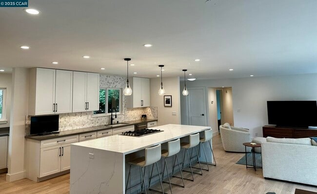 Photo - 226 Alderbrook Pl