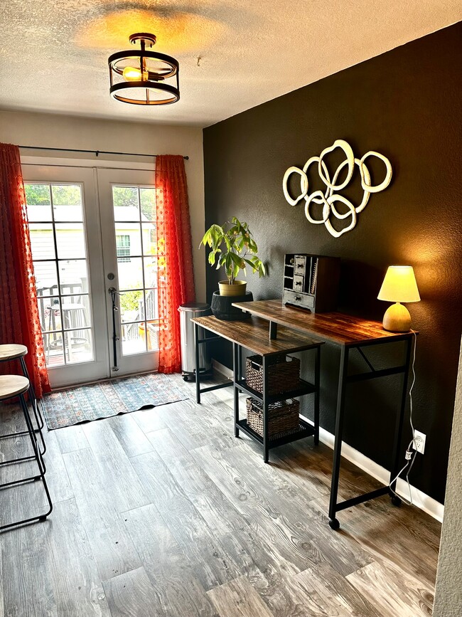 Photo - 1119 S Waco St