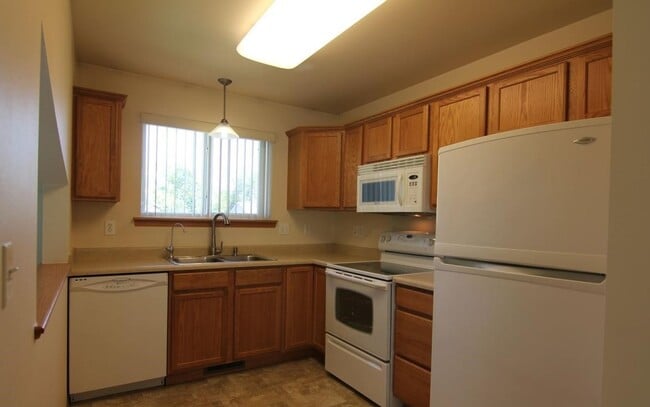 Photo - 3 bedroom, 2 bath Townhome in North Liberty
