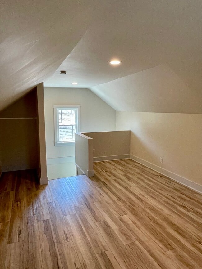Photo - Beautiful & Spacious 3 Bedroom Rental Home...