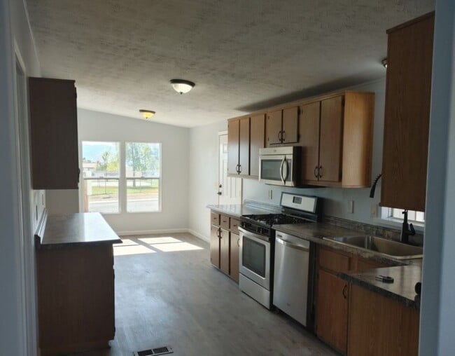 Photo - 5 Bedroom Home