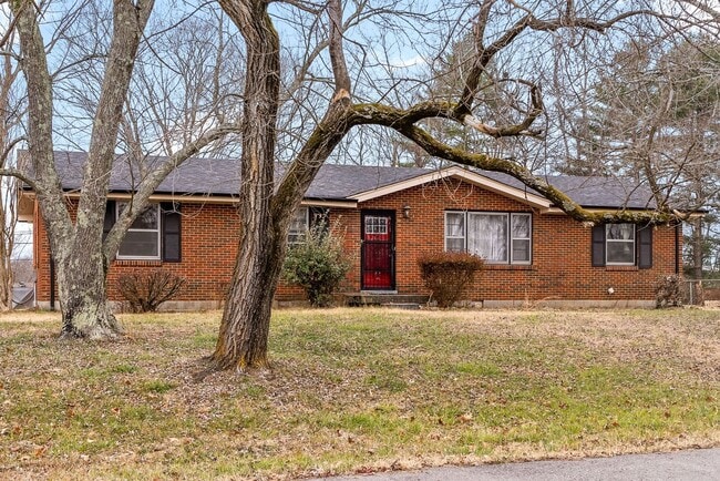 Photo - 3 Bedroom 1 1/2 Bath Home For Rent Near Madison Street!