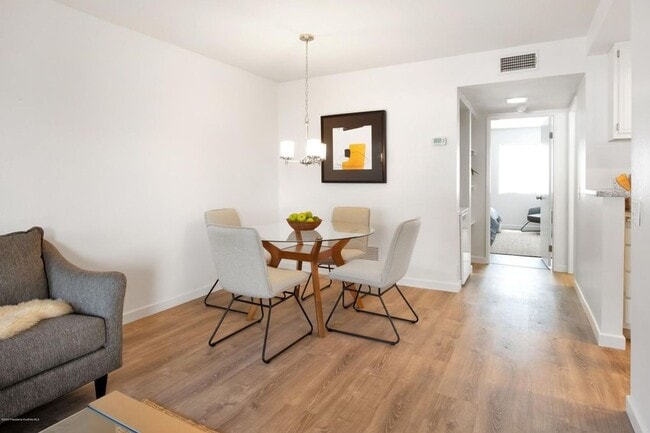 Photo - 2660 Lake Ave Apartment Unit 4