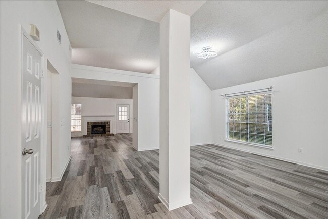 Photo - 143 W Village Knoll Cir