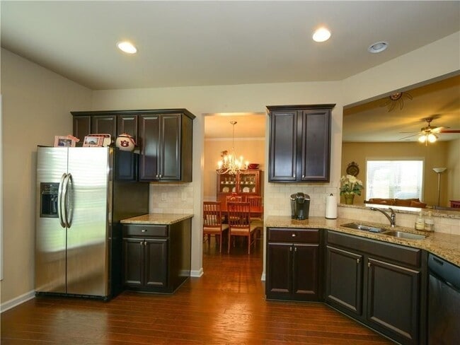 Photo - 5940 Weddington Dr