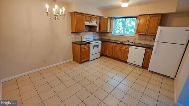 Photo - 6 Buttonwood Rd