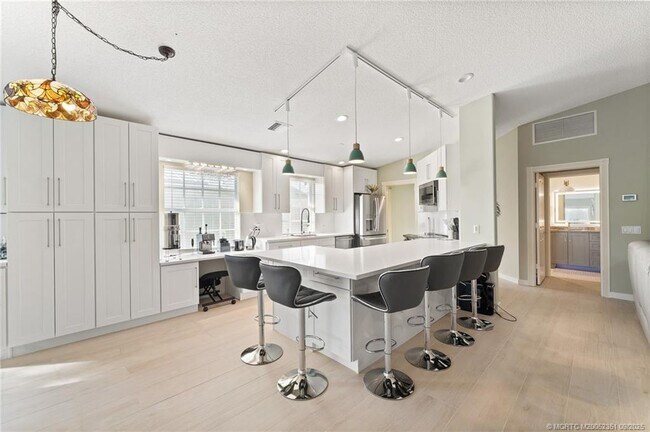 Photo - 1599 SW Springfield Ct