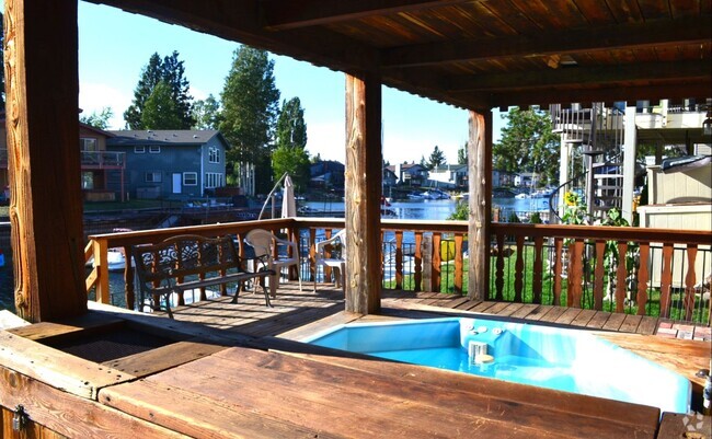 Building Photo - 3BR + loft and 2Ba! w/private boat dock, a...