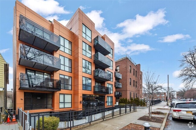 Building Photo - 43-12-43214 214th Pl Unit 3  E Rental