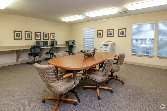 Computer Center - Madison Manor