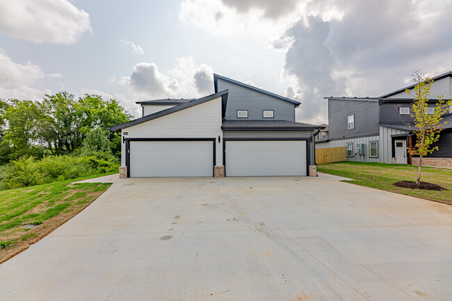 Photo - 1601 SW Poigai Wy Townhome