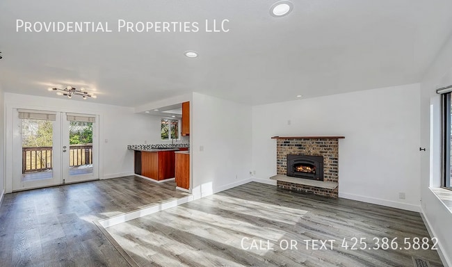 Photo - 10932 NE 60th St