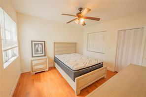 Photo - 258 188th St