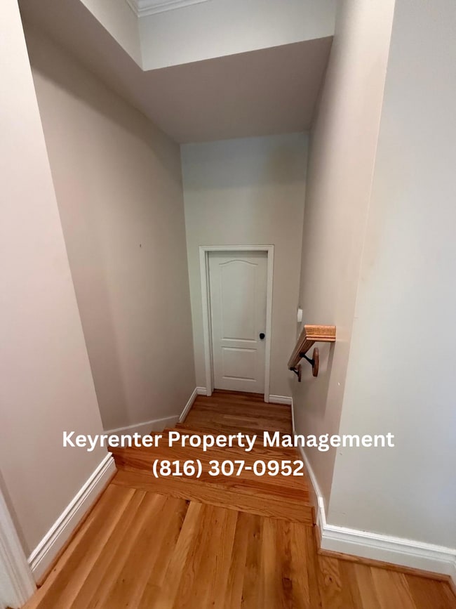 Photo - 207 W 34th St