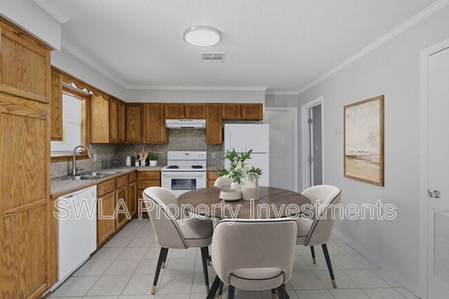 Photo - 7647A Ling Rd